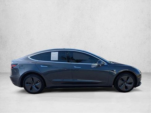Used 2019 Tesla Model 3 Mid Range image 4