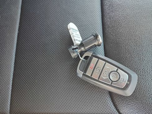Used 2024 Ford Explorer Limited AWD/4WD image 45