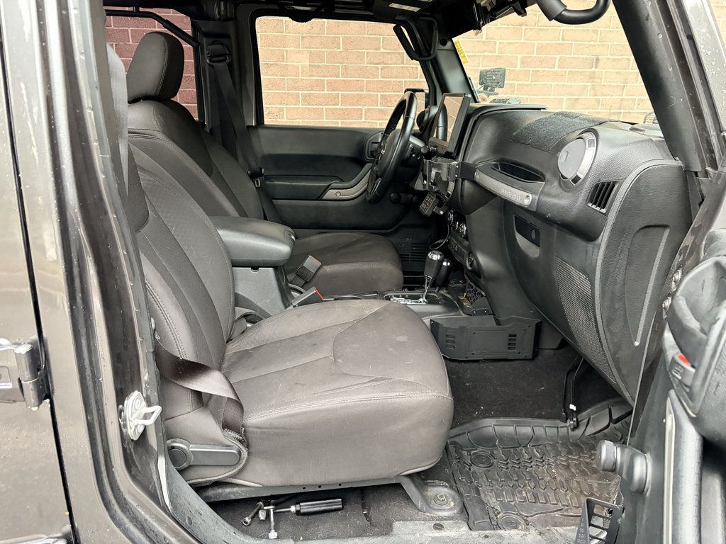 Used 2017 Jeep Wrangler Unlimited Sport w/ Connectivity Group AWD/4WD image 17