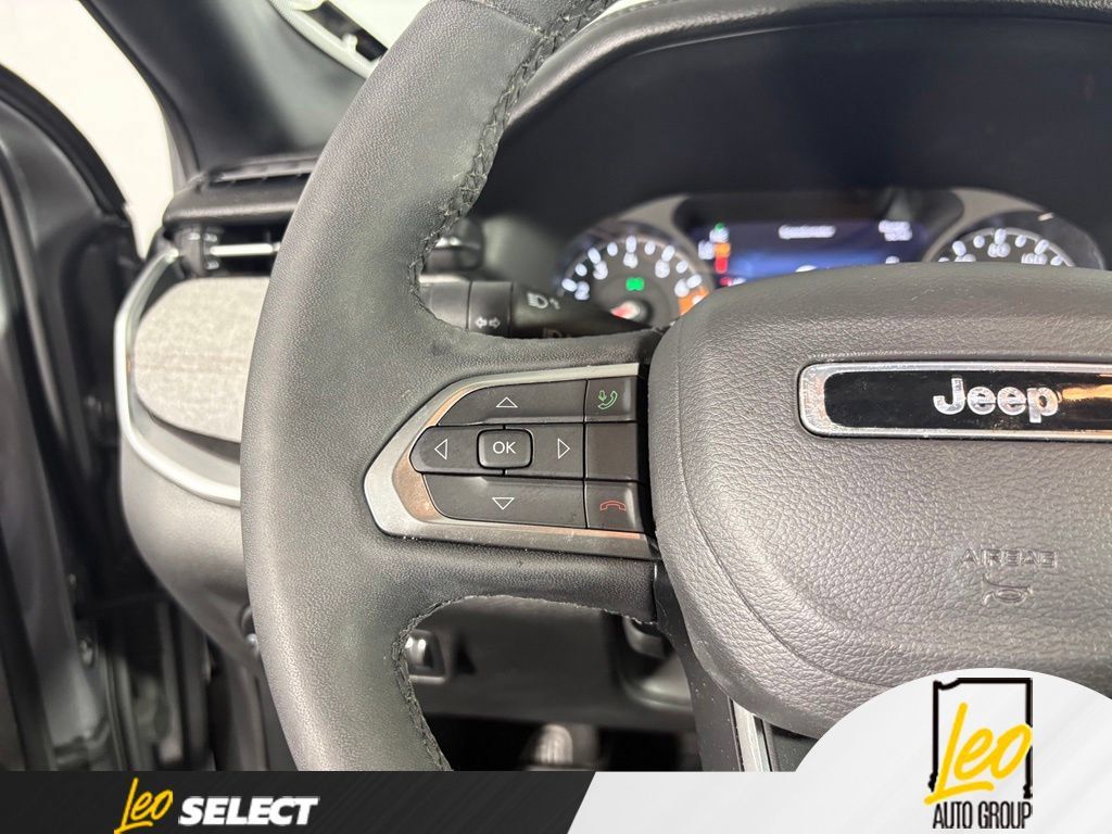 Used 2024 Jeep Compass Latitude AWD/4WD image 14