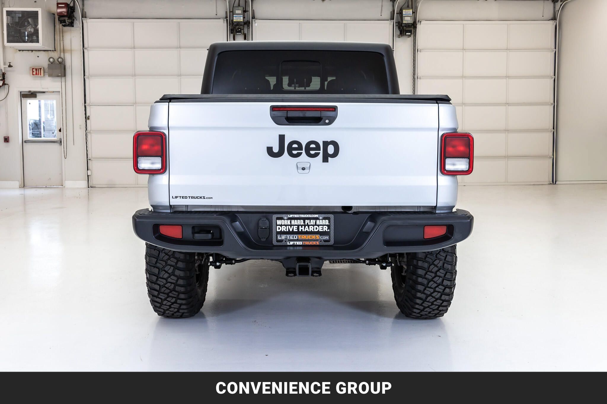 Used 2023 Jeep Gladiator Sport AWD/4WD image 7