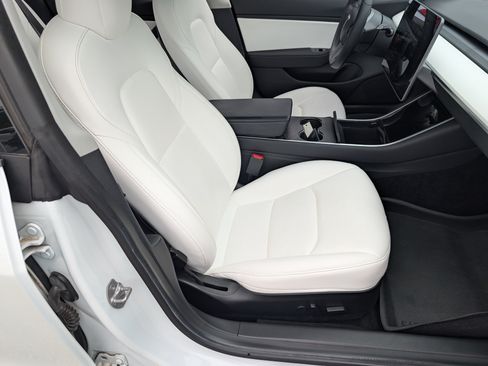Used 2020 Tesla Model 3 Standard Range Plus RWD image 21