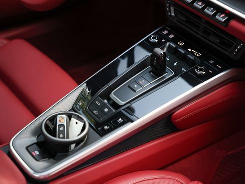 Used 2022 Porsche 911 Turbo image 31