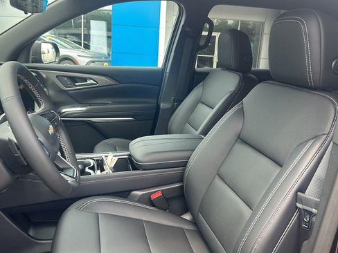 New 2026 Chevrolet Traverse LT w/ Driver Confidence Package AWD/4WD image 12