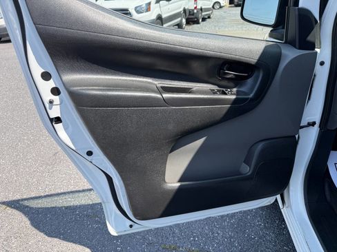 Used 2016 Chevrolet City Express LT image 11