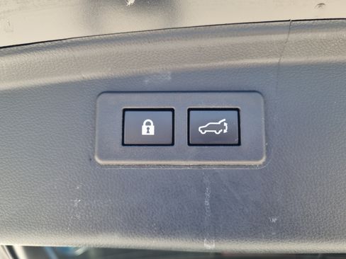Used 2023 Subaru Outback Touring AWD/4WD image 9