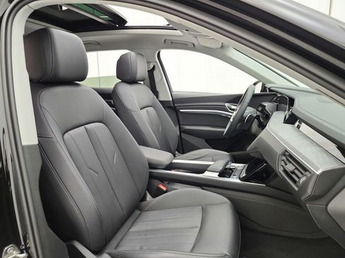 Used 2024 Audi Q8 e-tron Premium AWD/4WD image 20