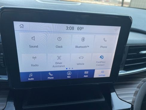 Used 2021 Ford Explorer Limited w/ Equipment Group 301A image 39