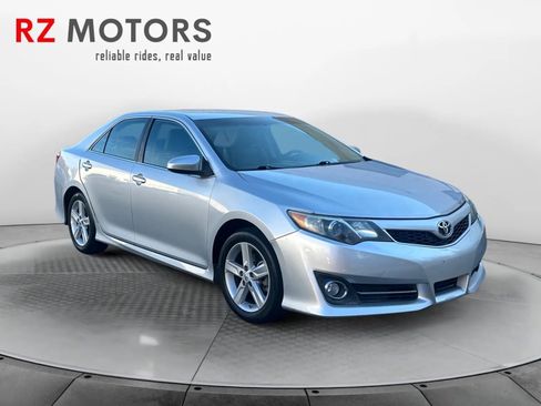Used 2014 Toyota Camry SE image 7