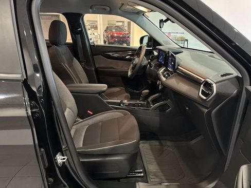 Used 2024 Chevrolet TrailBlazer LT w/ Driver Confidence Package FWD image 17