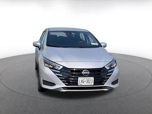 Used 2025 Nissan Versa SV FWD image 4