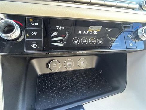 Used 2025 Genesis G70 2.5T image 21