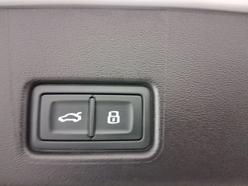 Used 2023 Audi Q4 e-tron Prestige image 29