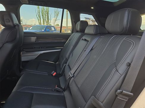 New 2026 Cadillac Vistiq Sport image 15