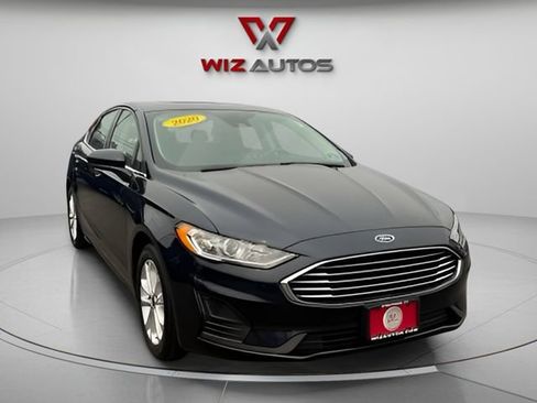 Used 2020 Ford Fusion SE FWD image 1