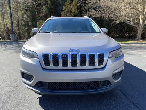 Used 2020 Jeep Cherokee Latitude w/ Cold Weather Group image 3