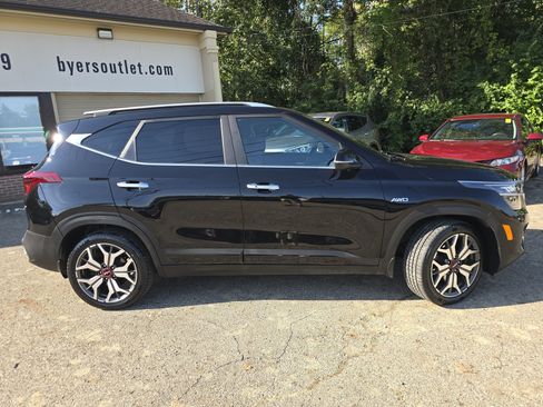 Used 2022 Kia Seltos SX w/ Sunroof Package AWD/4WD image 8