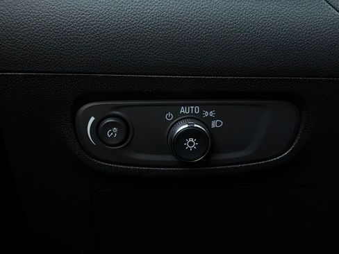 Used 2025 Buick Encore GX Preferred FWD image 19