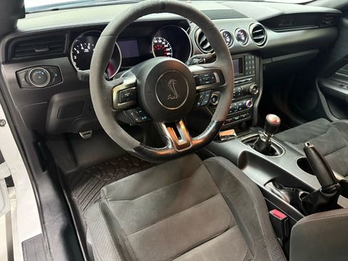 Used 2017 Ford Mustang Shelby GT350 image 2
