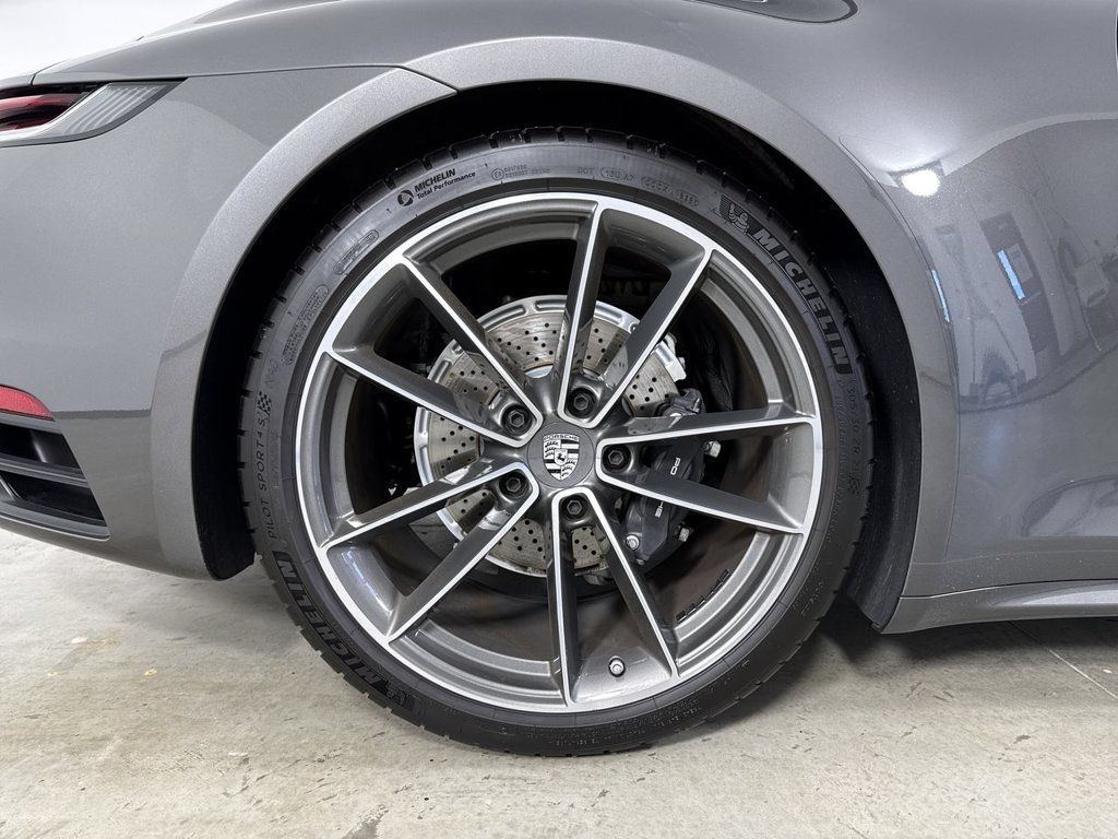 Certified 2024 Porsche 911 Carrera 4 AWD/4WD image 16