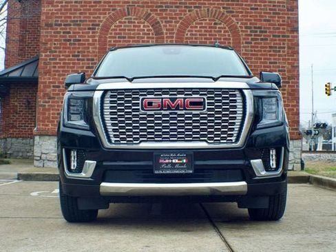 Used 2023 GMC Yukon Denali image 2