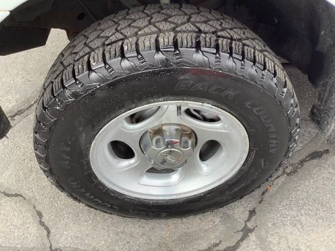 Used 2004 Ford Explorer Sport Trac XLS image 16