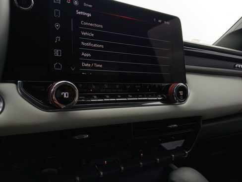 Used 2024 GMC Canyon AT4X w/ AT4X AEV Edition image 21