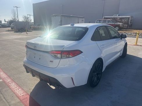 Used 2026 Toyota Corolla SE image 3