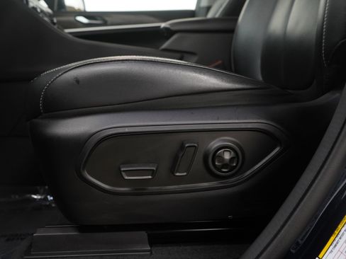 Used 2023 Jeep Grand Cherokee 30th Anniversary image 23