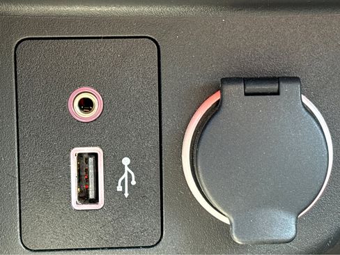 Used 2023 Nissan Kicks S image 8