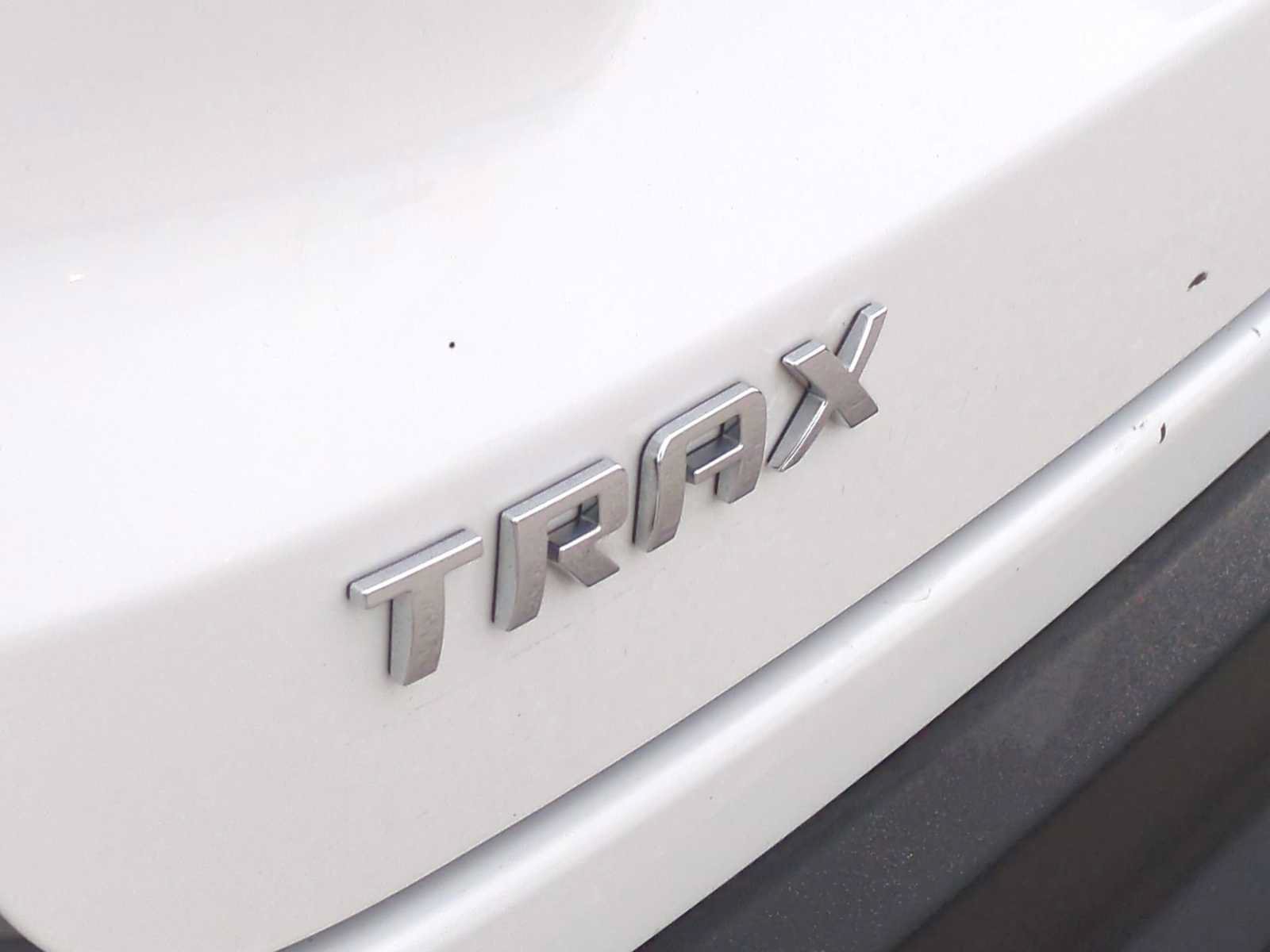 Used 2025 Chevrolet Trax LS w/ Driver Confidence Package FWD image 29