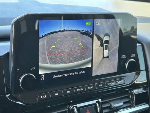 Used 2023 Nissan Pathfinder SL image 28