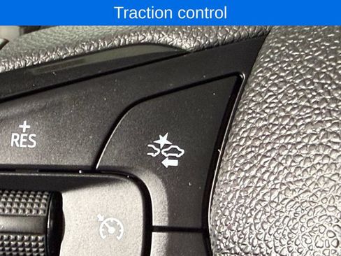 Used 2024 Chevrolet Trax RS w/ Sunroof Package FWD image 23