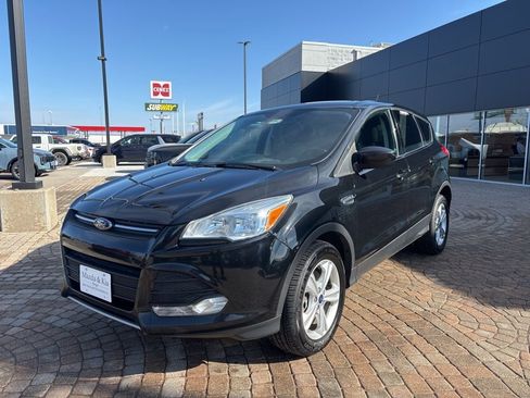 Used 2015 Ford Escape SE image 1
