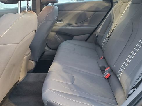 Used 2023 Hyundai Elantra SEL image 25