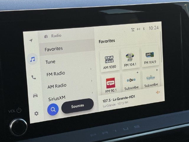 Used 2025 Toyota Prius FWD image 18