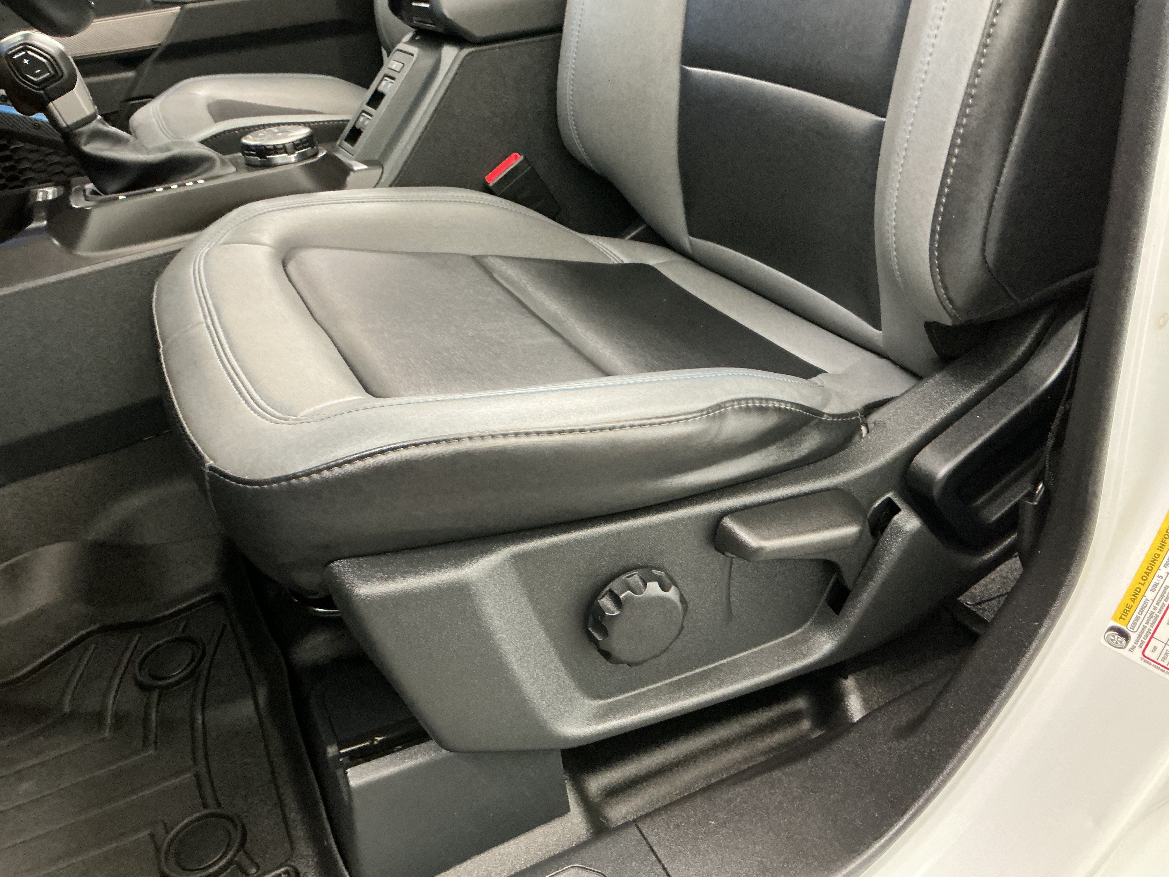 Used 2023 Ford Bronco Black Diamond AWD/4WD image 18