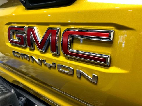 Used 2023 GMC Canyon AT4 w/ AT4 Premium Package image 32