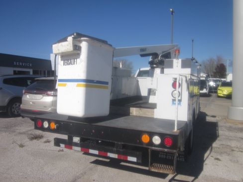 Used 2017 Ford F450 XL image 3