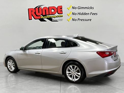 Used 2017 Chevrolet Malibu LT FWD image 4