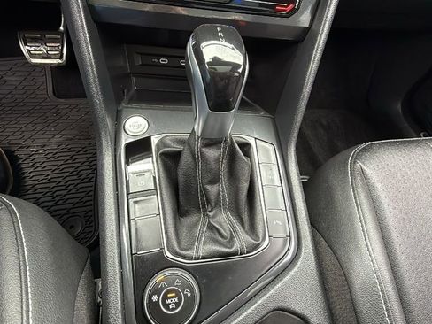 Used 2023 Volkswagen Tiguan SE R-Line image 21