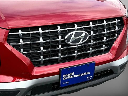 Certified 2023 Hyundai Venue Limited w/ Cargo Package FWD image 28