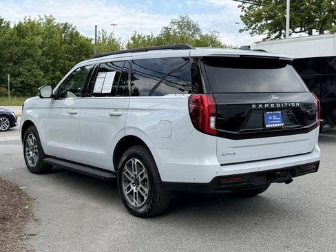 Certified 2025 Ford Expedition Active AWD/4WD image 5