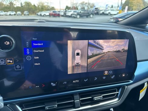 New 2026 Chevrolet Equinox EV LT image 24