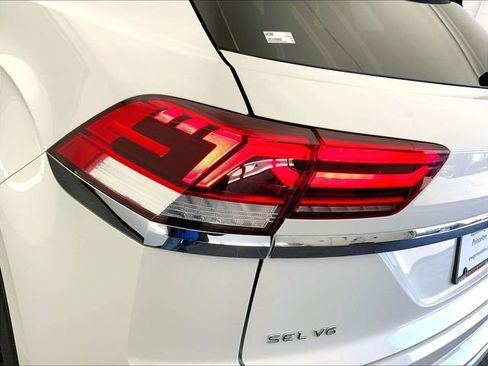 Used 2023 Volkswagen Atlas Cross Sport SEL Premium R-Line image 29