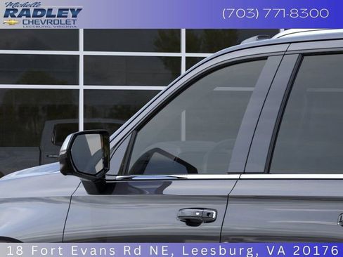 New 2026 Chevrolet Suburban Premier image 12