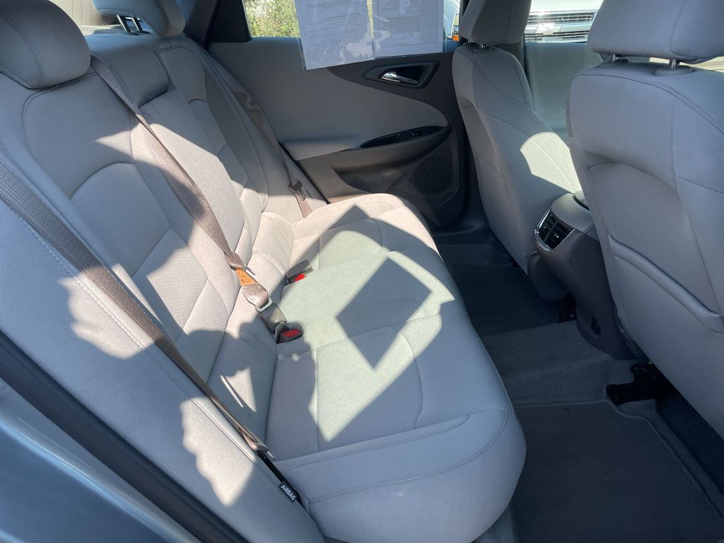 Certified 2025 Chevrolet Malibu LT FWD image 13