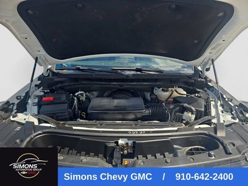 Used 2024 Chevrolet Suburban LT RWD image 19