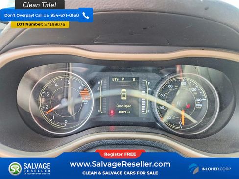 Used 2018 Jeep Cherokee Latitude w/ Altitude Package FWD image 12