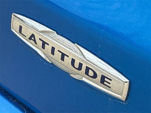 Used 2022 Jeep Compass Latitude image 10